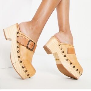 Free People Women’s Culver City Wooden Clog Taupe & Tan Boho Clogs  shoes